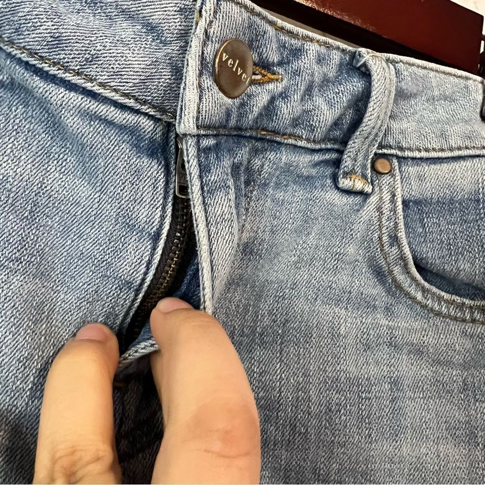 Velvet Jean Distressed Shorts size 26 - Picture 2 of 6
